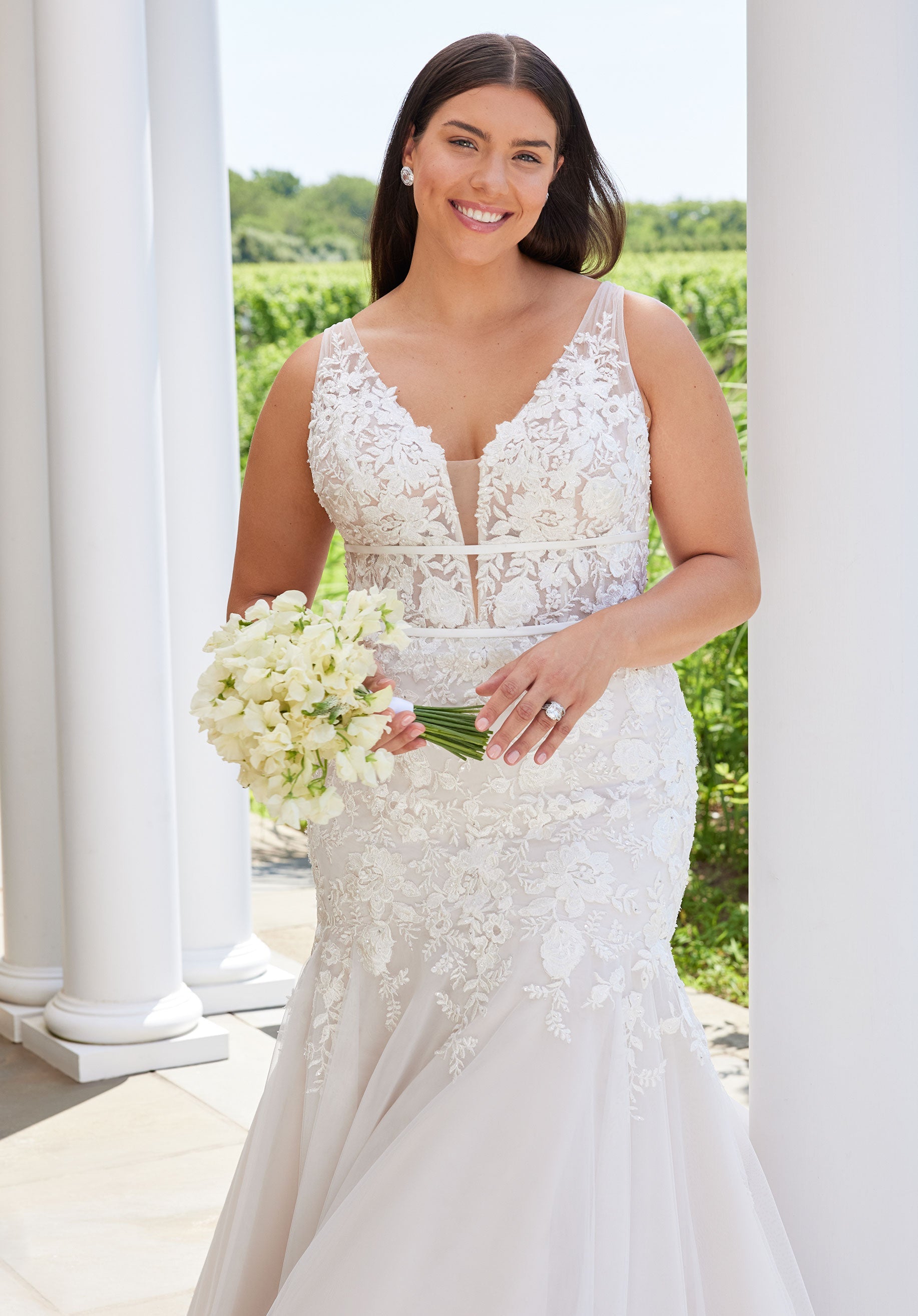morilee-silver-brautkleid-meerjungfrau-mit-v-ausschnitt-und-t-llrock image 4