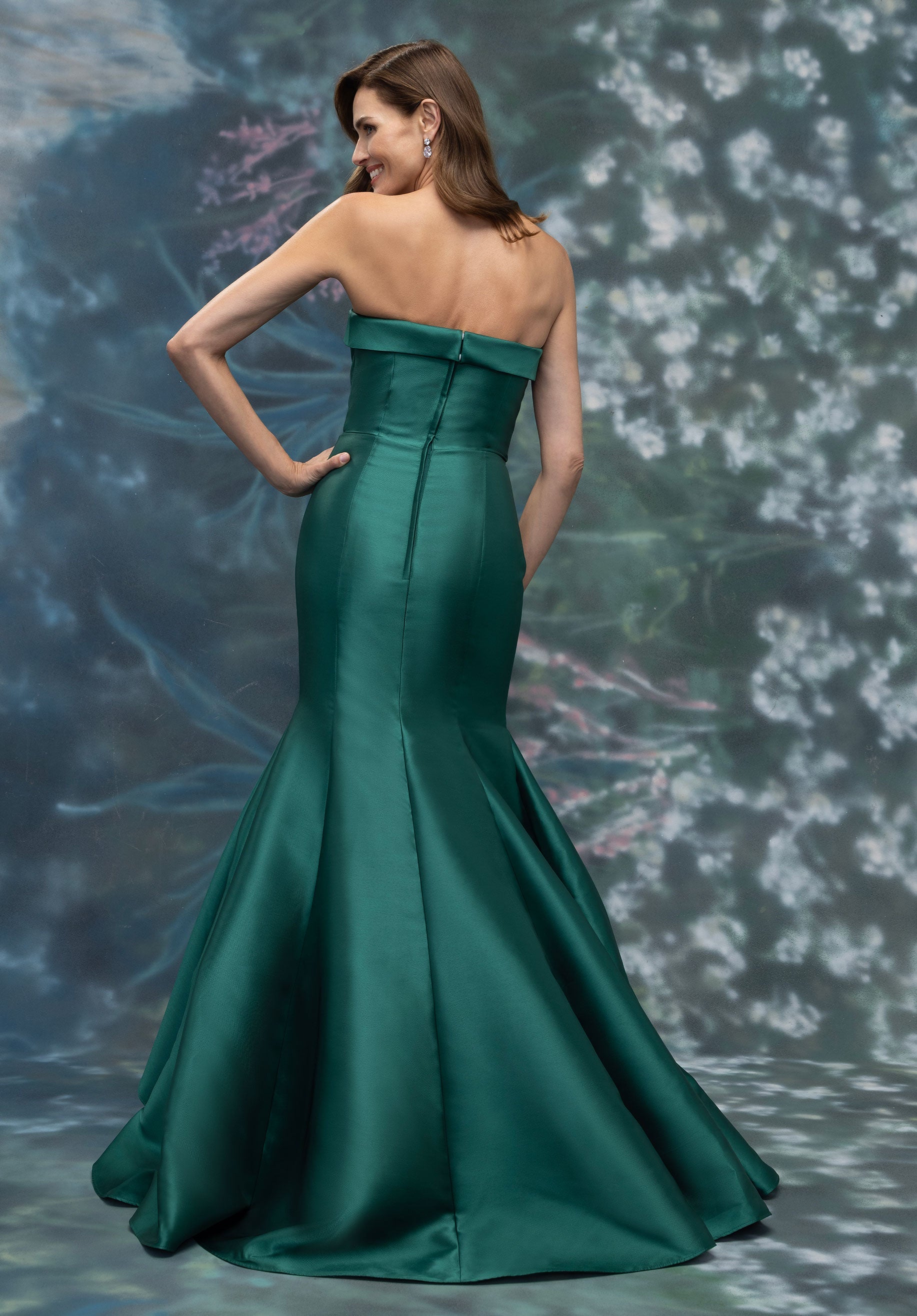 morilee-mikado-meerjungfrau-abendkleid-mit-t-ll-ausschnitt image 5