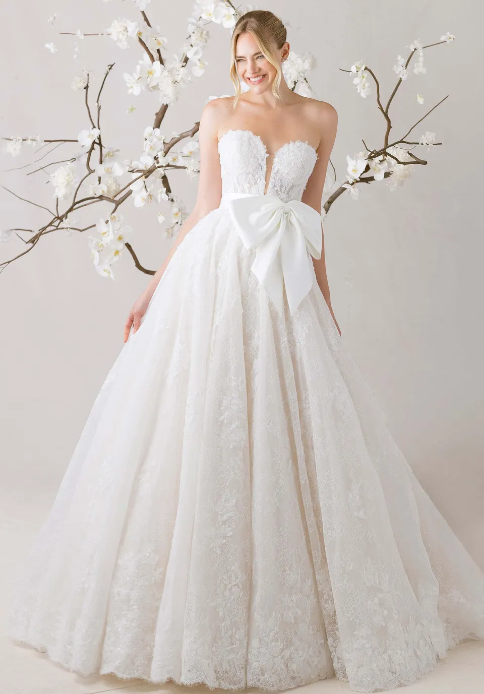 morilee-elara-ballkleid-brautkleid-aus-chantilly-spitze image 1
