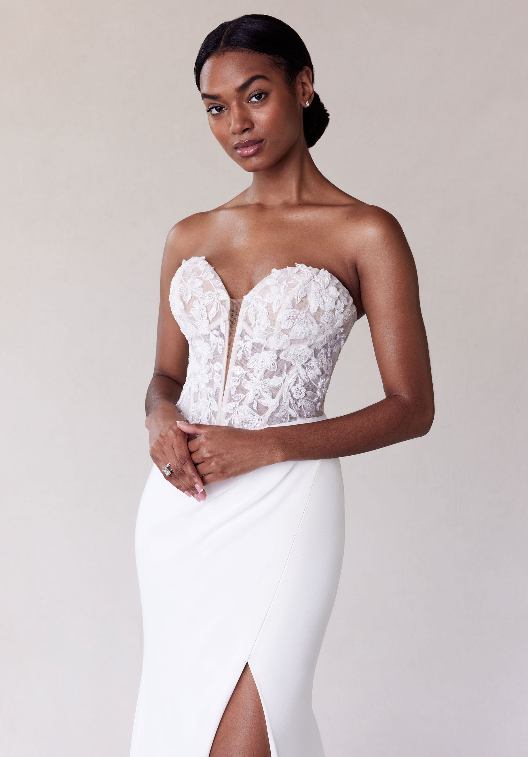 morilee-schyler-brautkleid-sheath-mit-corsage-und-schlitz image 2