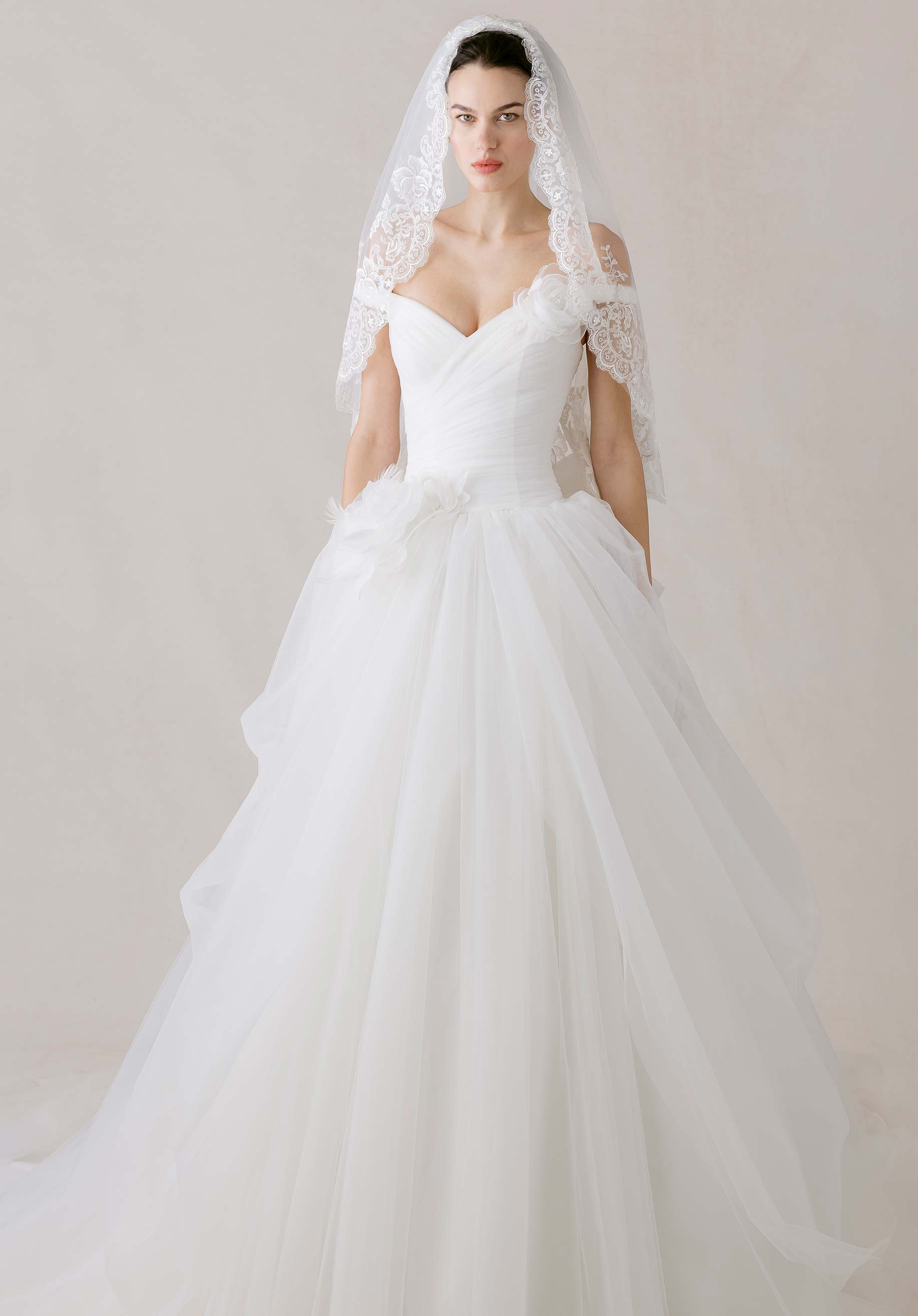 morilee-lucienne-brautkleid-ballkleid-off-shoulder-pick-up-rock-mit-schleppe image 5