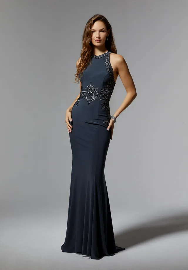 morilee-jersey-abendkleid-figurbetont-mit-kristall-stickerei-und-stola image 1