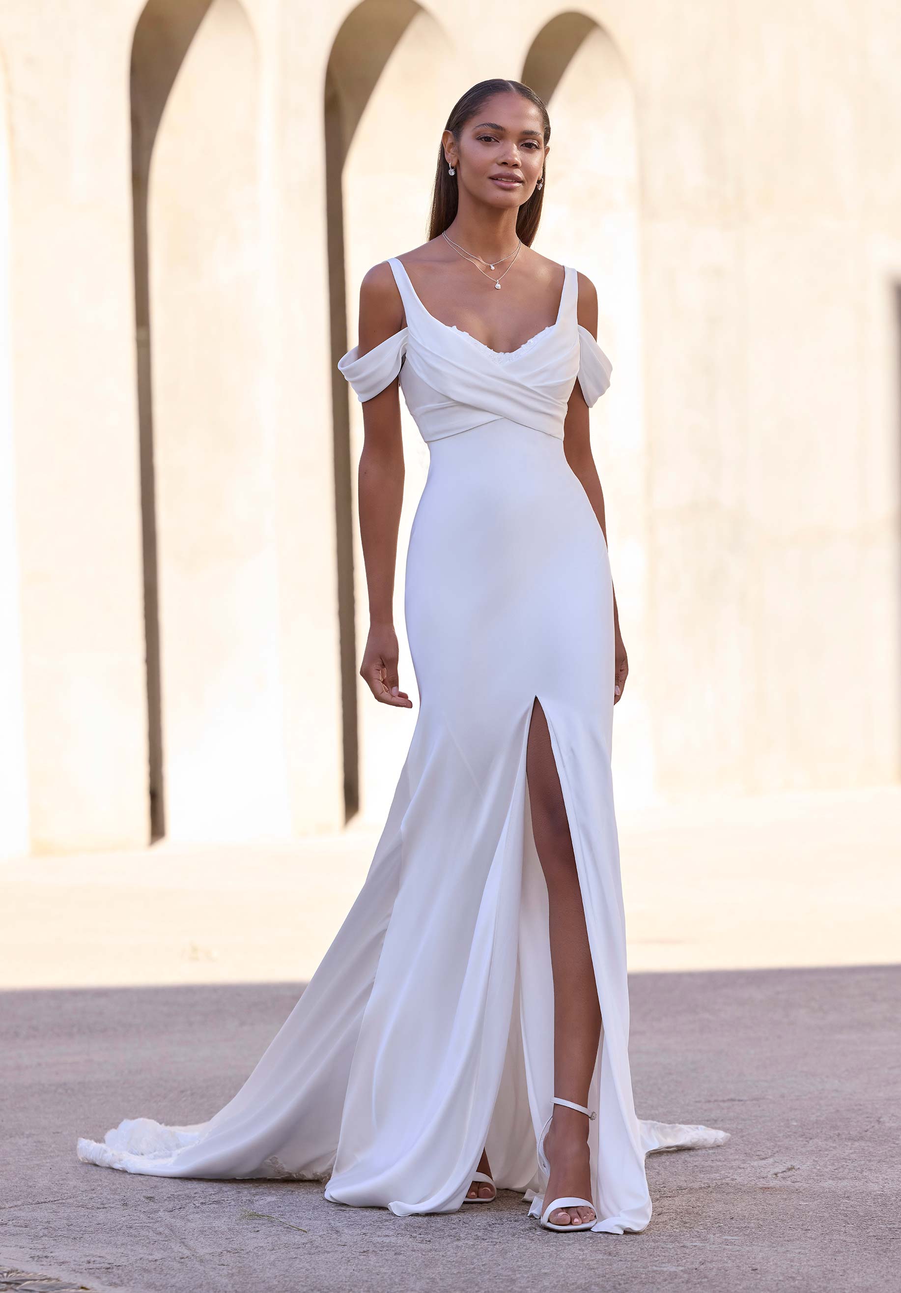 morilee-kalliope-brautkleid-meerjungfrau-satin-mit-schlitz-und-spitze image 1