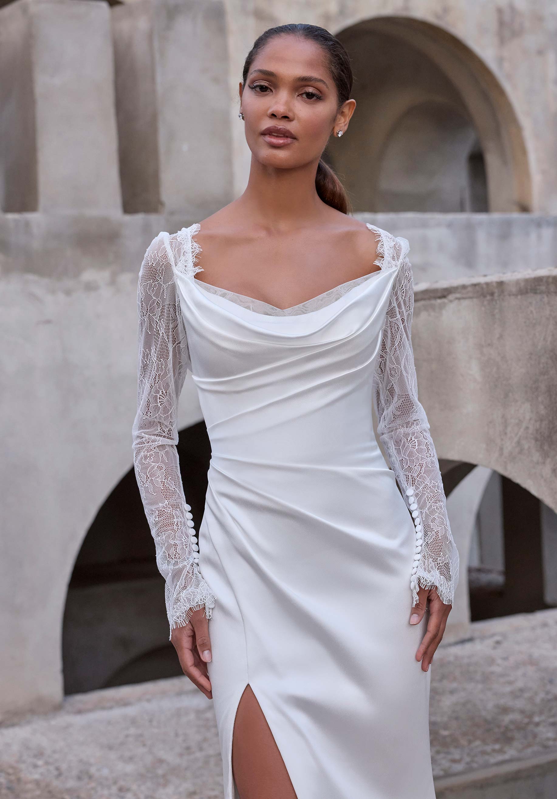 morilee-thena-brautkleid-fit-flare-stretch-satin-mit-cowl-und-schlitz image 2