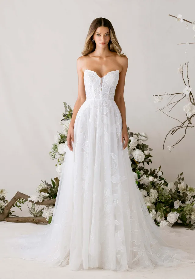 morilee-tendu-brautkleid-a-linie-mit-cat-eye-und-fl-gel-rmeln image 1