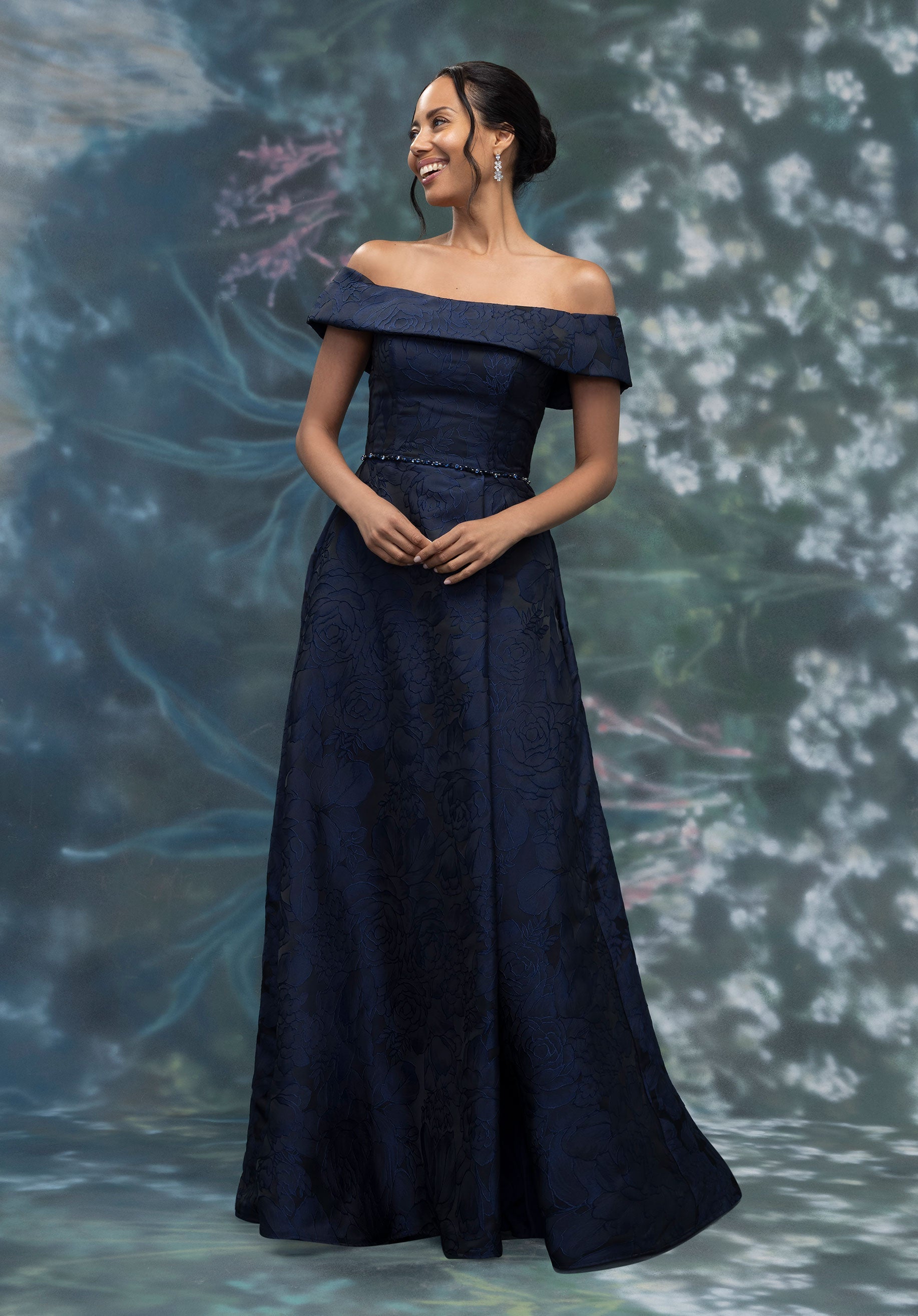 morilee-abendkleid-a-linie-brokat-mit-off-shoulder-und-schlitz image 3