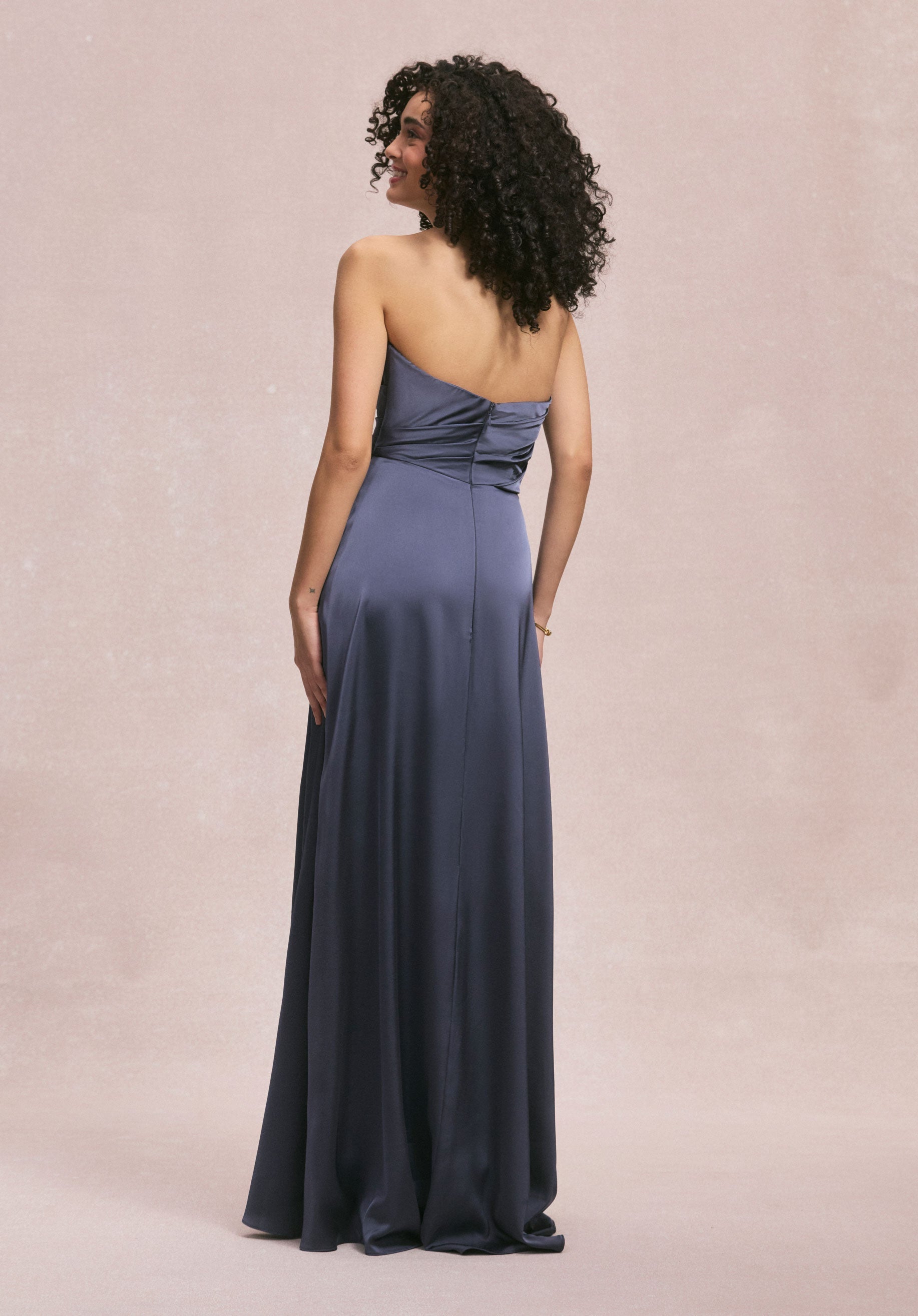 morilee-soft-scoop-luxe-satin-brautjungfernkleid-mit-taschen image 6