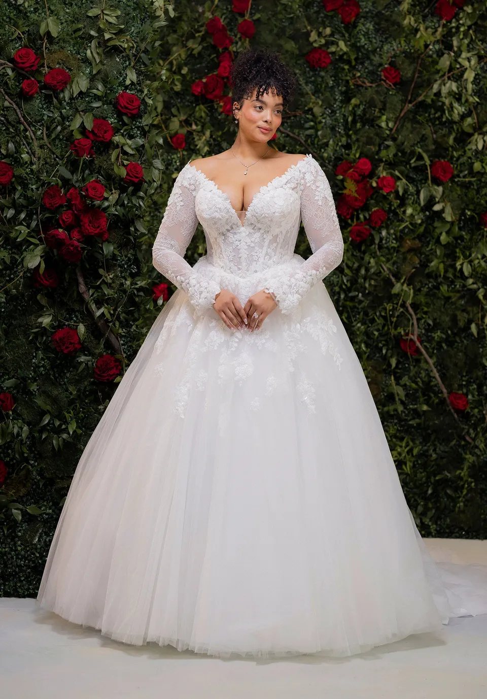morilee-torrance-brautkleid-ballkleid-champagner-spitze-langarm image 1