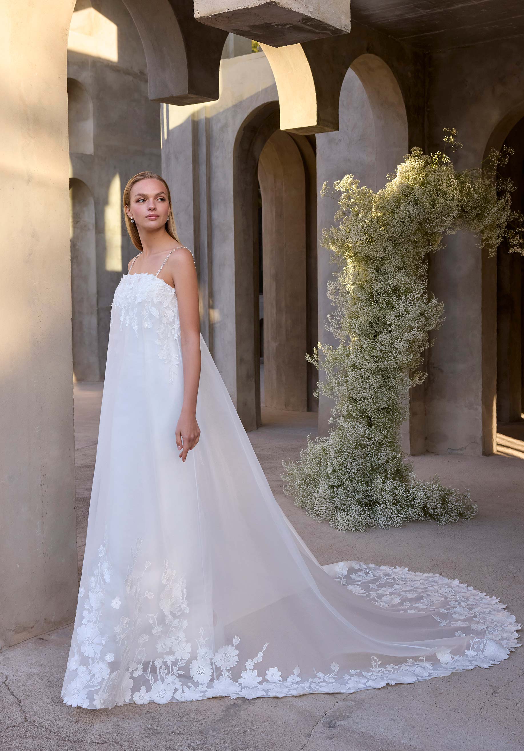 morilee-calandra-brautkleid-satin-column-kristall image 2