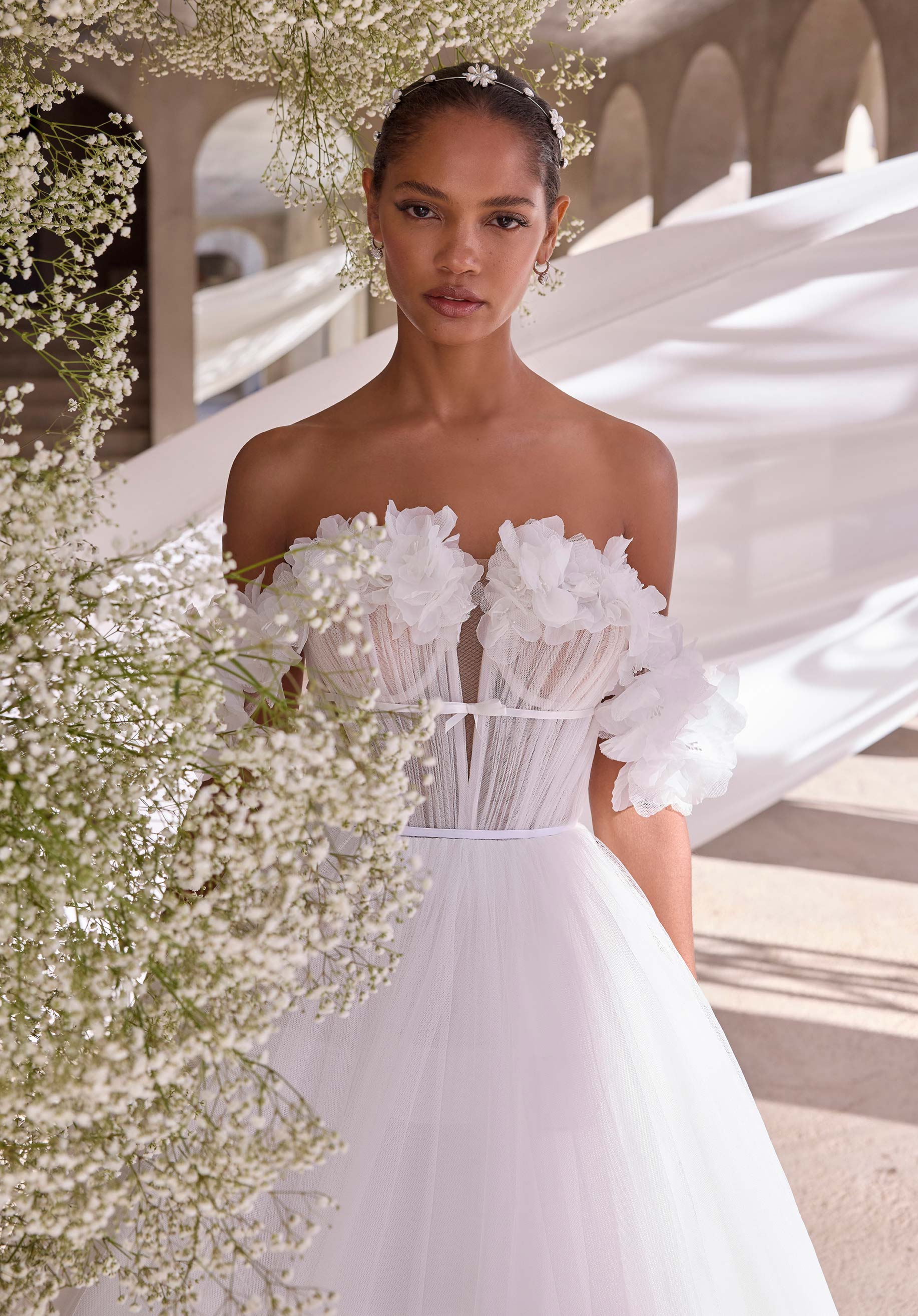 morilee-daphne-brautkleid-a-linie-t-ll-mit-3d-bl-ten-und-korsett image 2