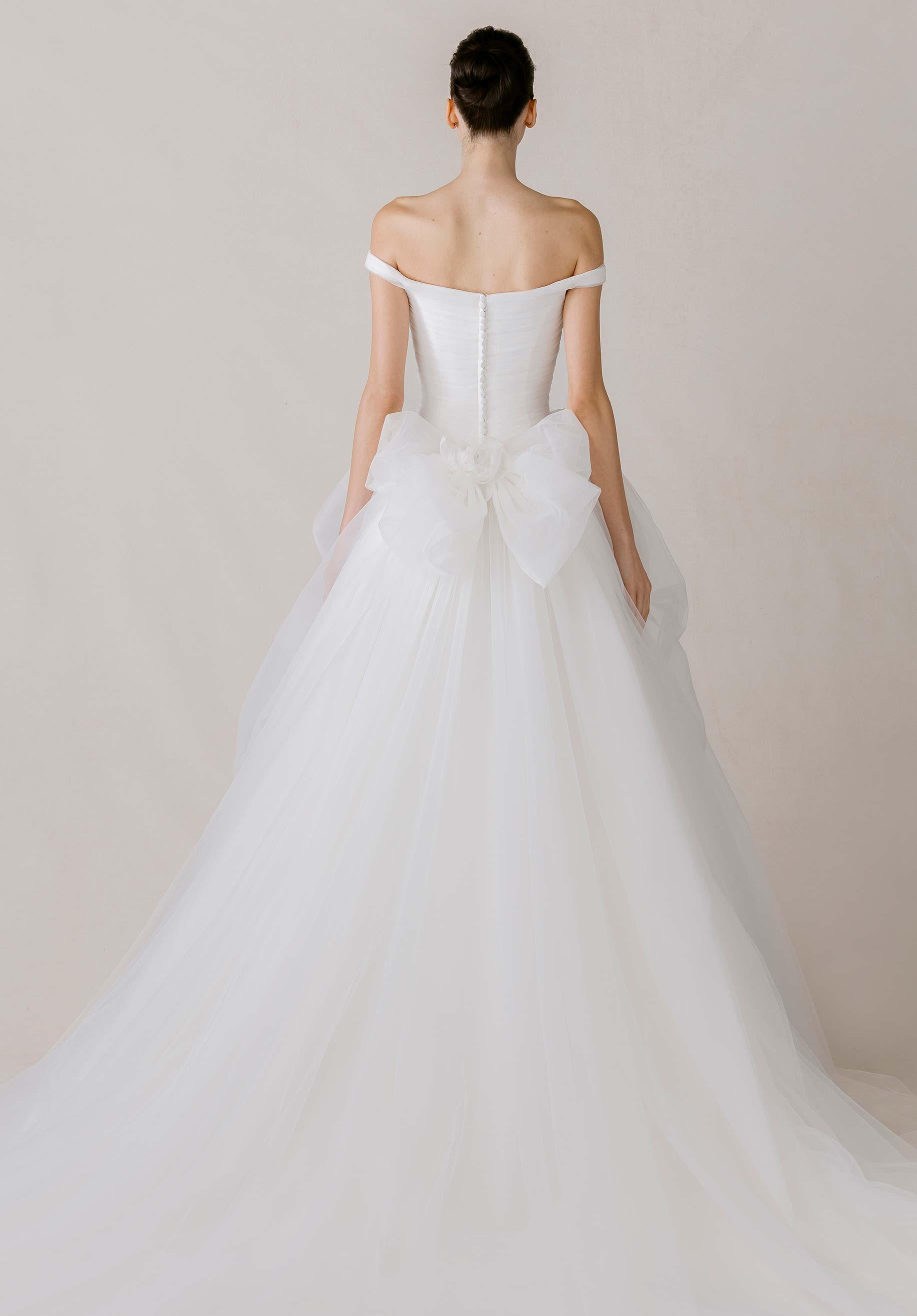 morilee-lucienne-brautkleid-ballkleid-off-shoulder-pick-up-rock-mit-schleppe image 6
