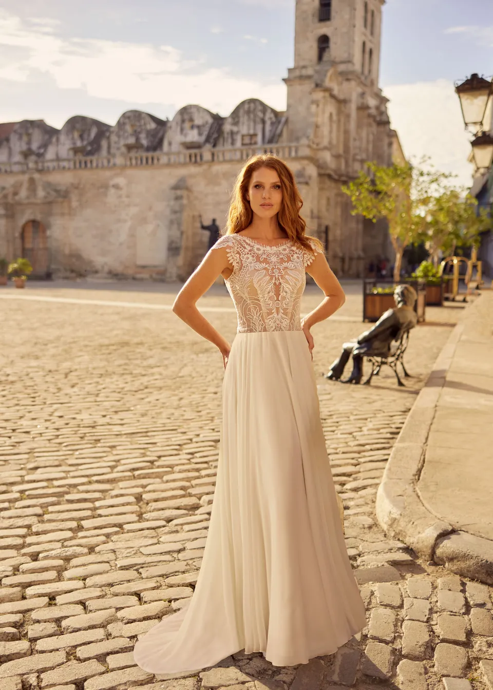 gbs-herve-paris-bridal-leaf-c-brautkleid-libre-collection image 1
