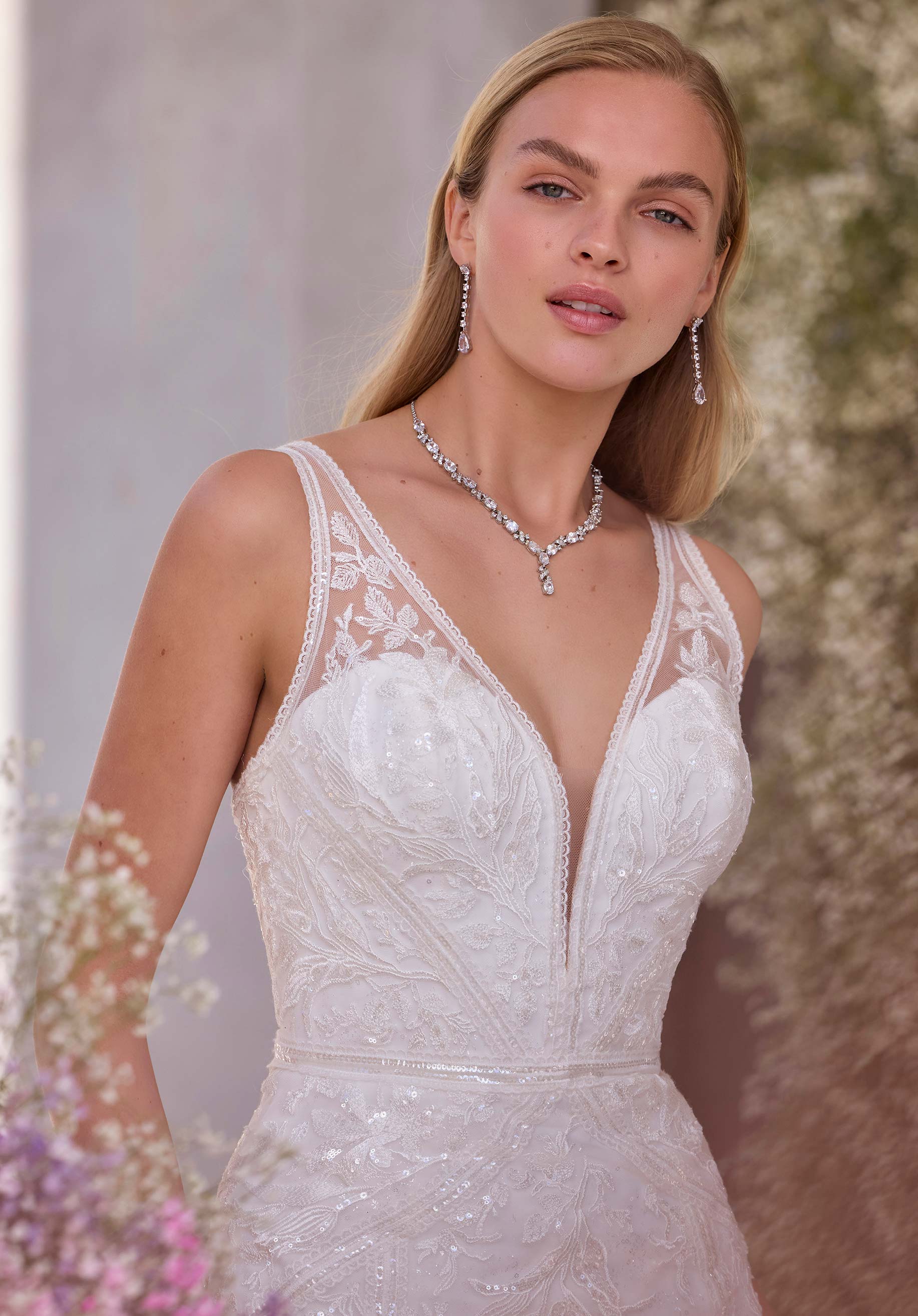 morilee-tem-brautkleid-mit-v-ausschnitt-und-abnehmbaren-bell-rmeln image 3