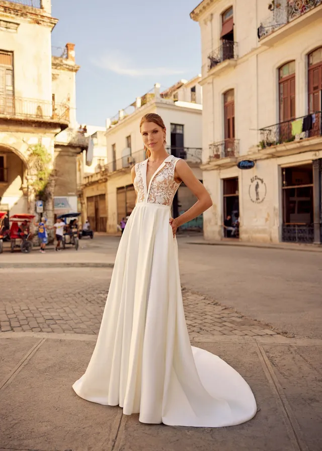 gbs-herve-paris-bridal-lenora-brautkleid-libre-collection image 1