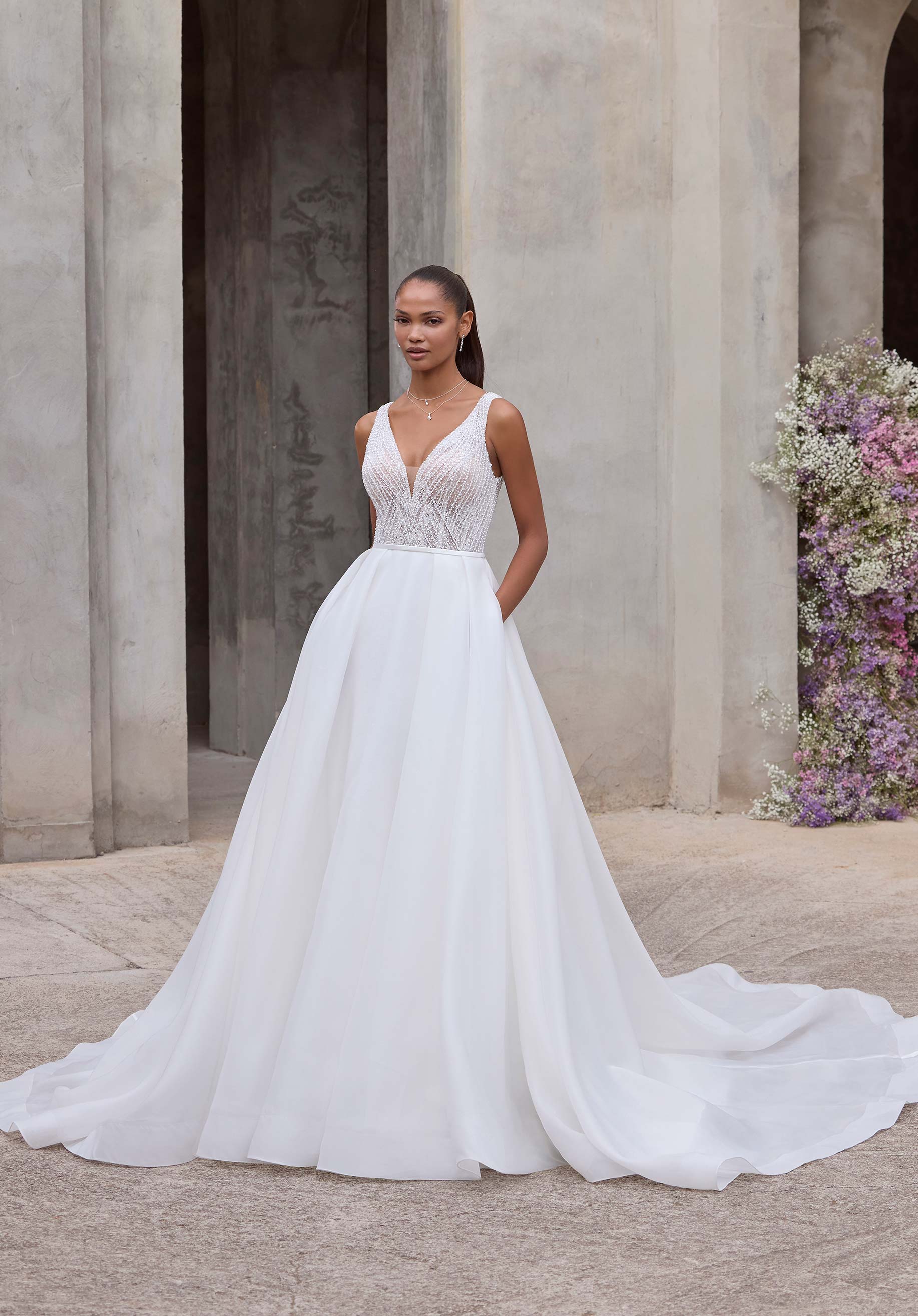 morilee-melaina-brautkleid-a-linie-organza-mit-plungee-v-ausschnitt-und-abnehmba image 3