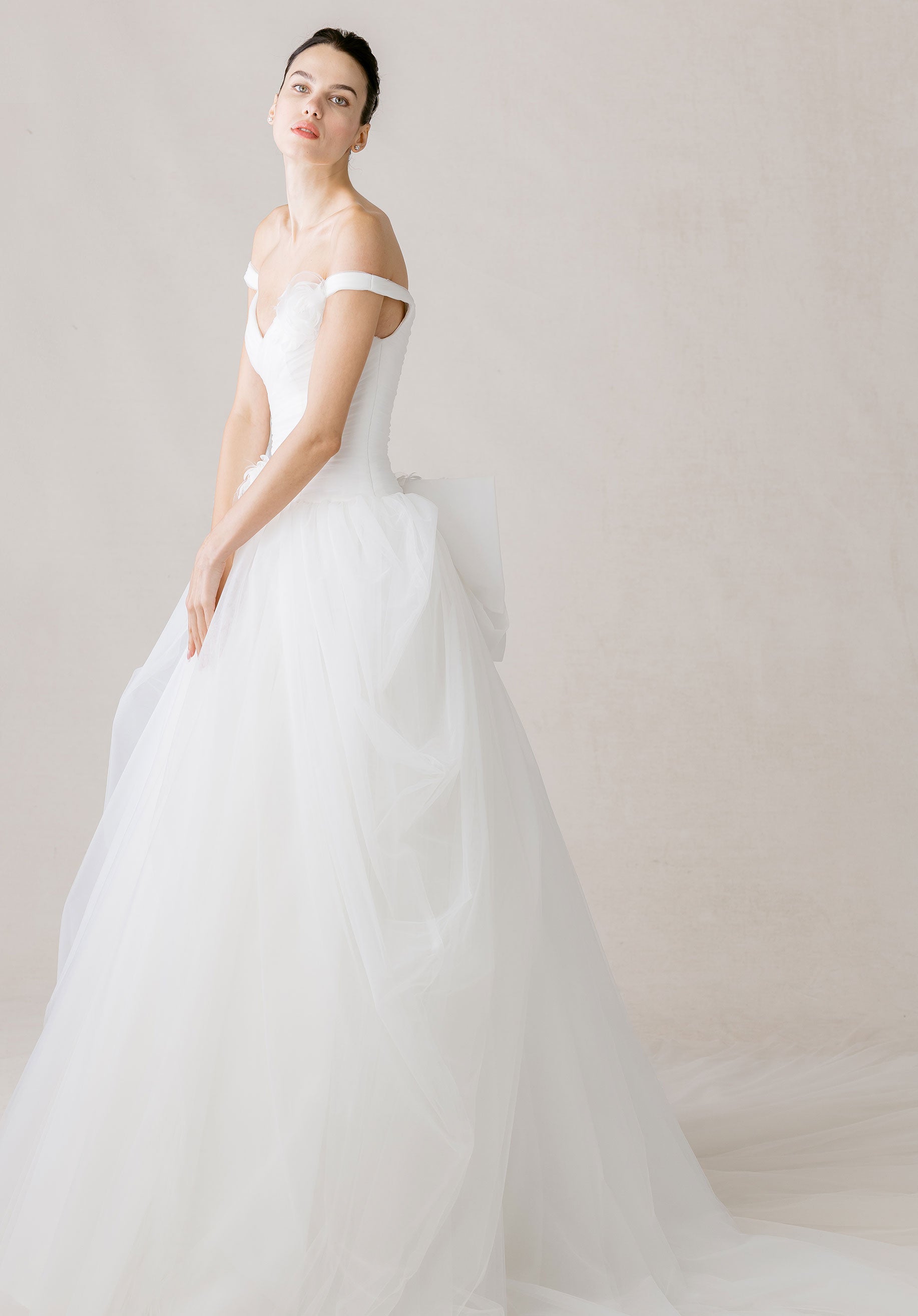 morilee-lucienne-brautkleid-ballkleid-off-shoulder-pick-up-rock-mit-schleppe image 3