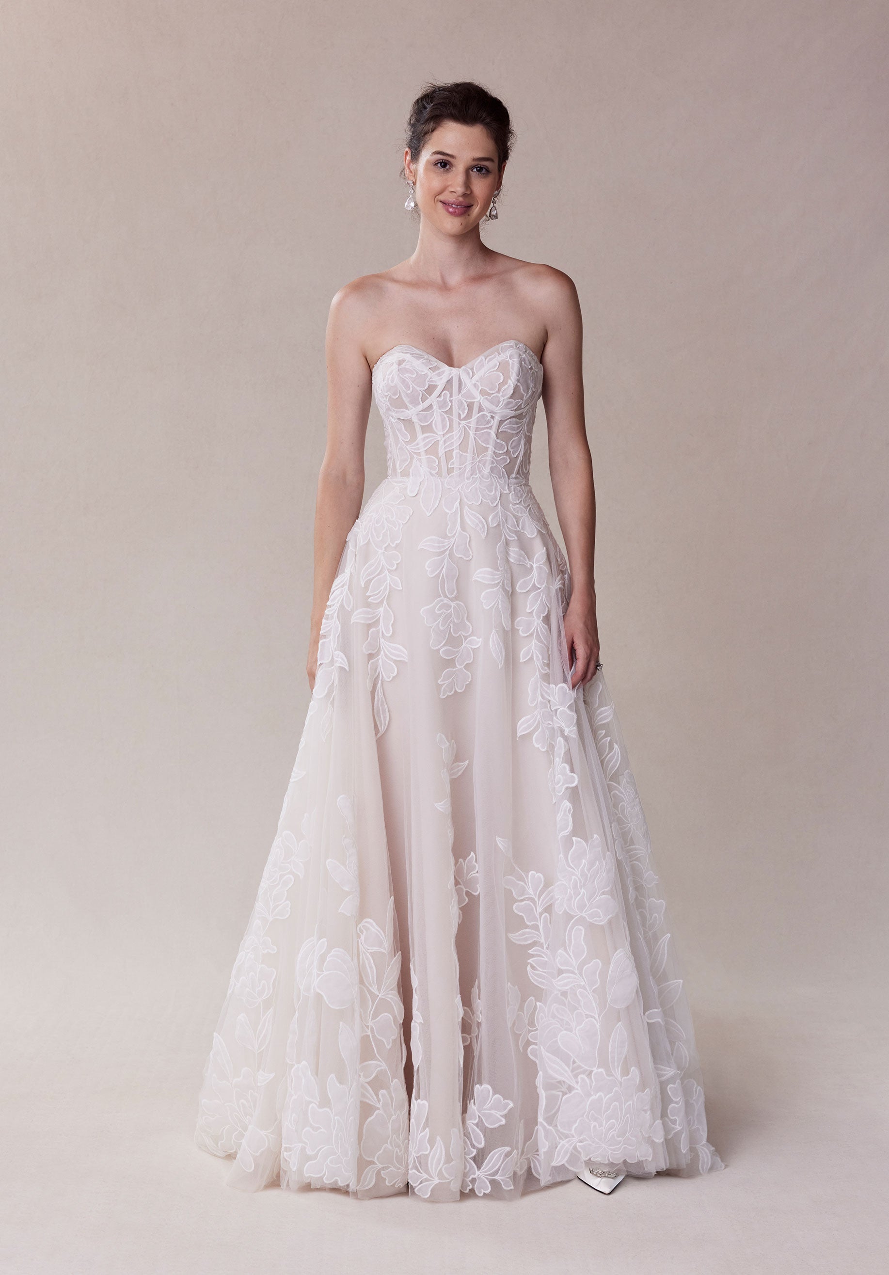 morilee-sahar-a-linie-brautkleid-mit-schleppe image 3
