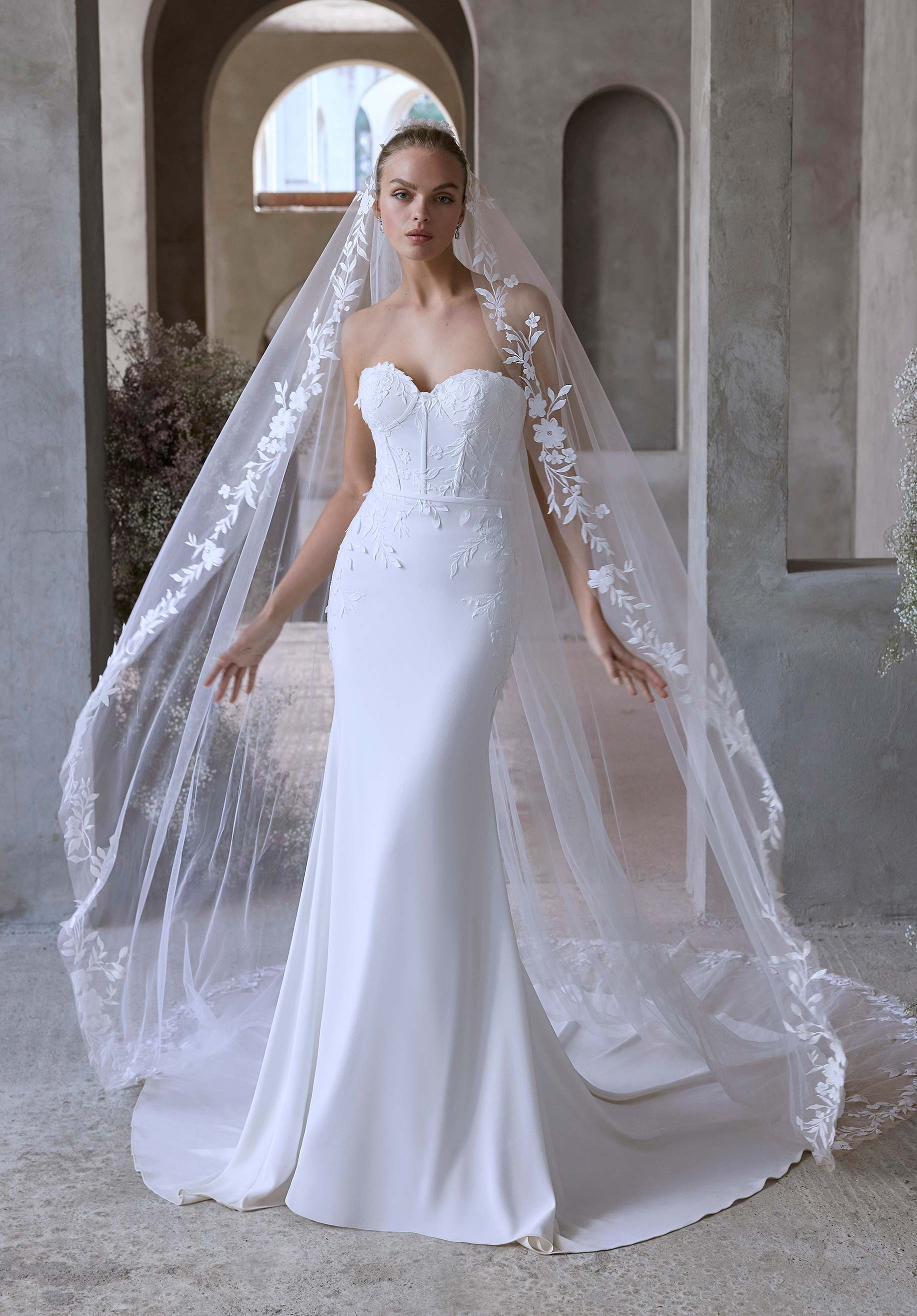 morilee-finnli-brautkleid-fit-to-flare-stretch-crepe-mit-3d-bl-ten image 6