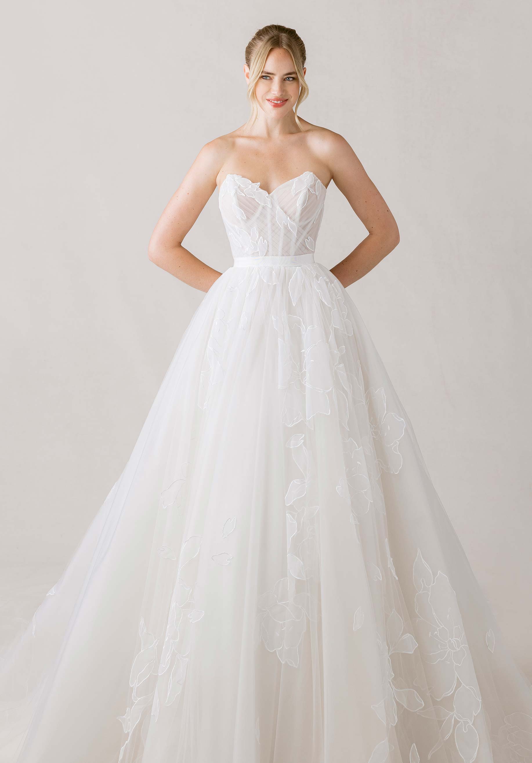morilee-chass-a-linie-brautkleid-mit-illusionsjacke image 3