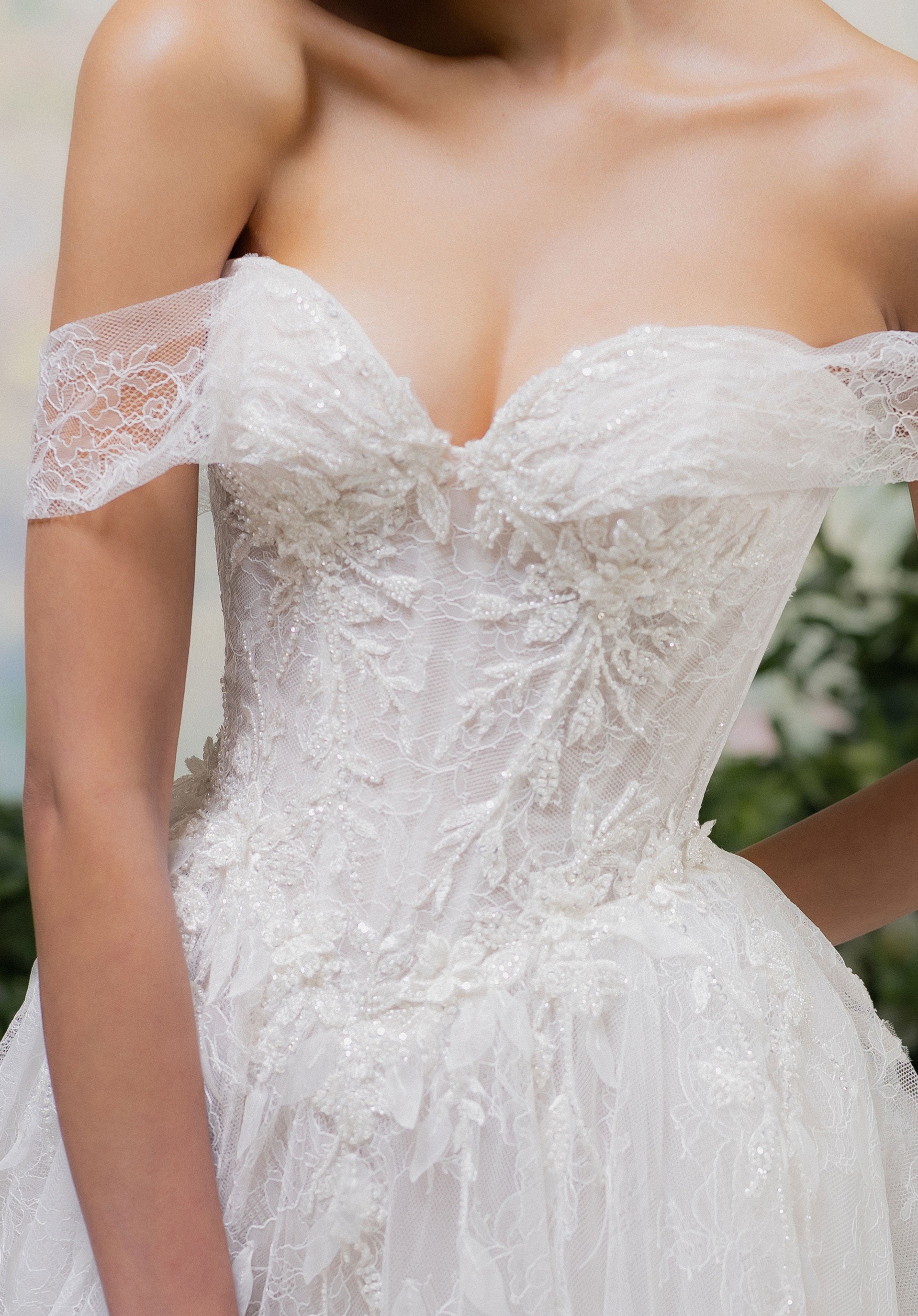 morilee-temperley-brautkleid-a-linie-aus-chantilly-spitze image 5