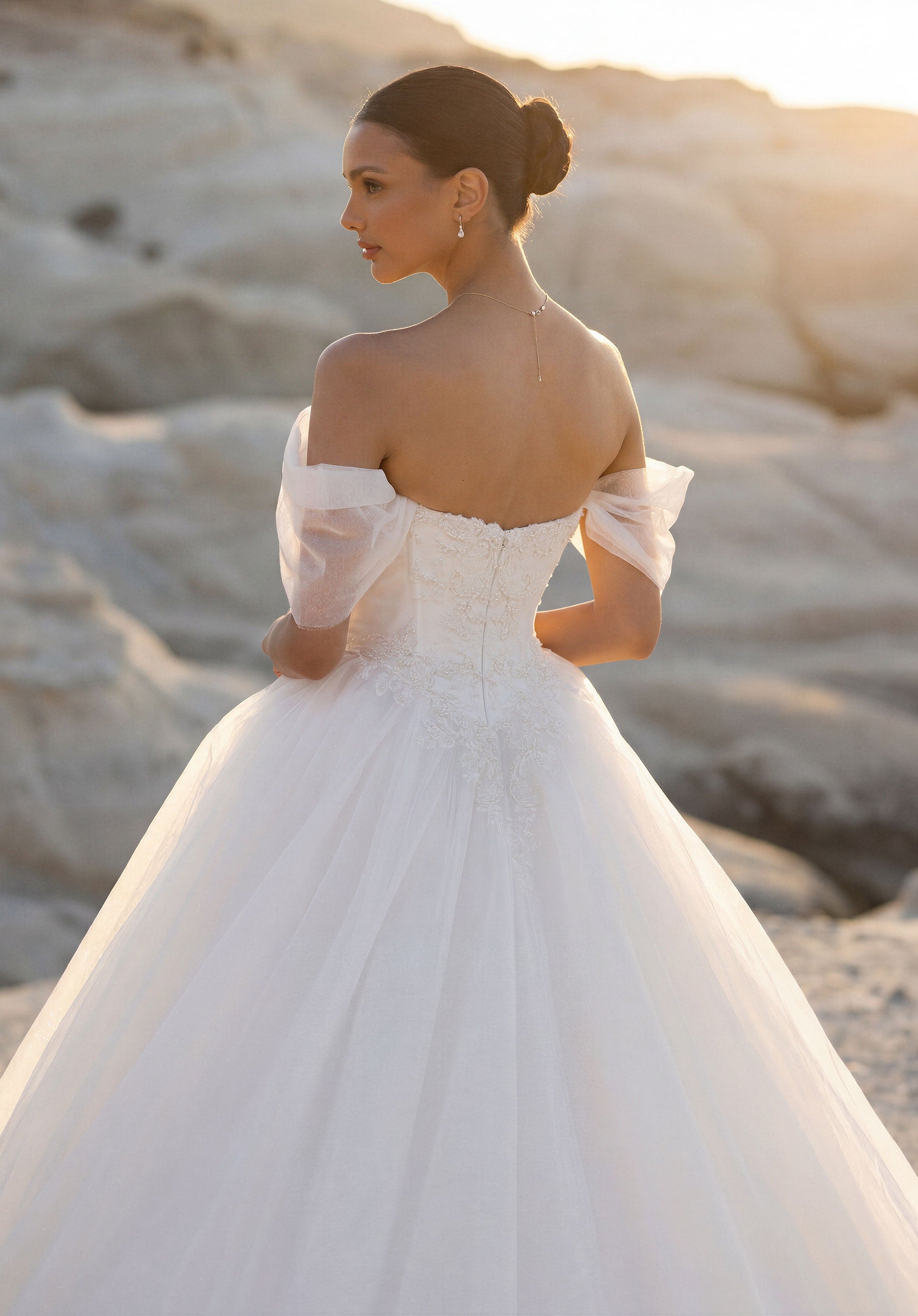 morilee-tempe-brautkleid-satin-prinzesskleid-mit-perlen-und-glitzer-t-ll-rmeln image 4