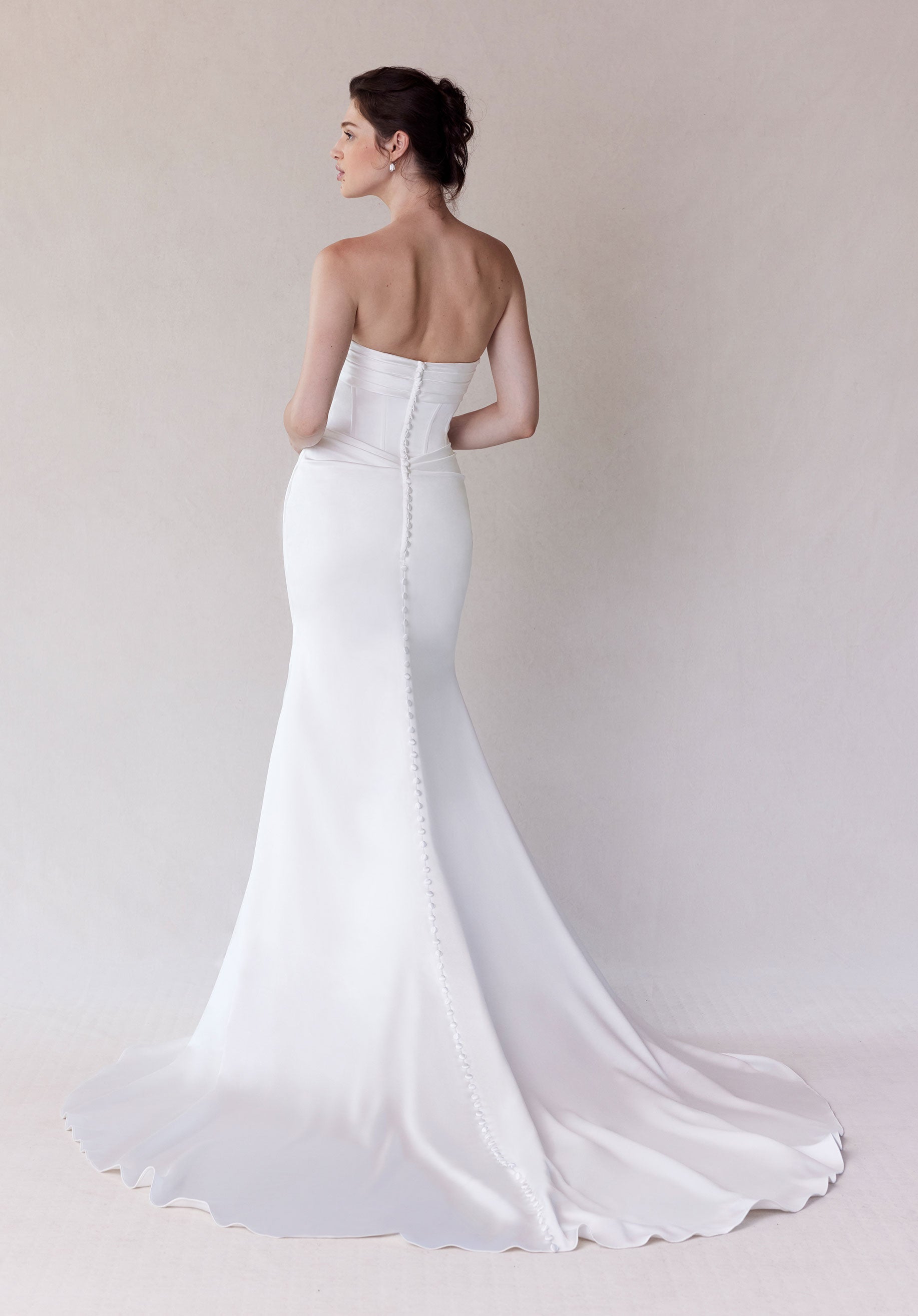 morilee-sherie-stretch-satin-brautkleid-mit-schlitz-und-abnehm-rmeln image 8